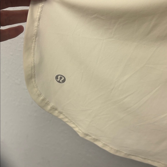 Lululemon Sz 4 Anew Singlet in 
White, Like New - Picture 10 of 10